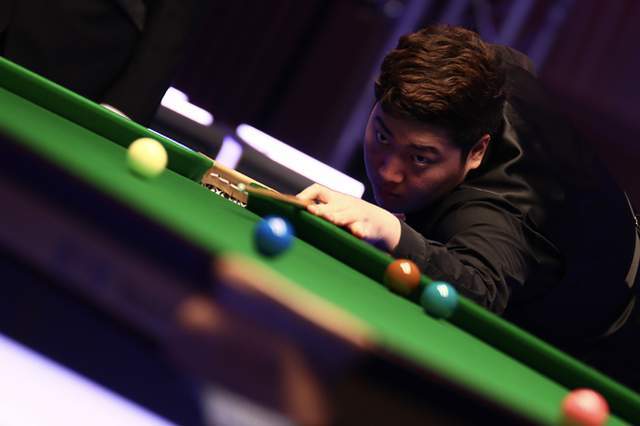 有人穿着老 有人穿着老